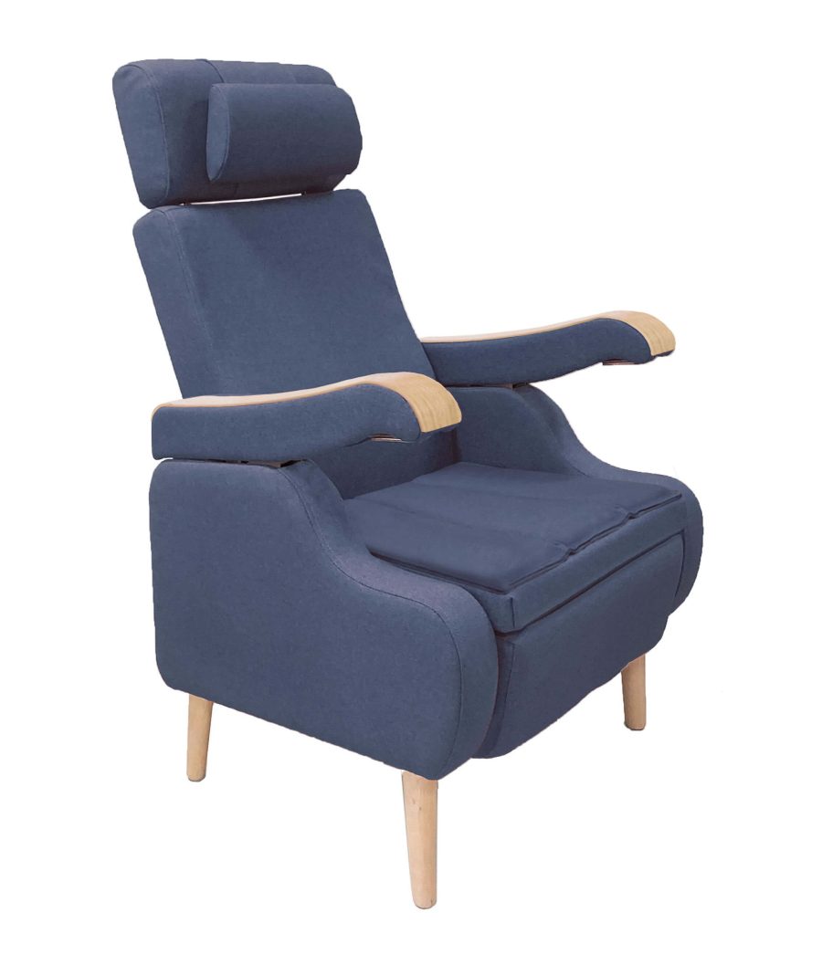 Tamergo-Aktiivituoli-seniorituoli-design3.0-tummansininen-tammi-tiny